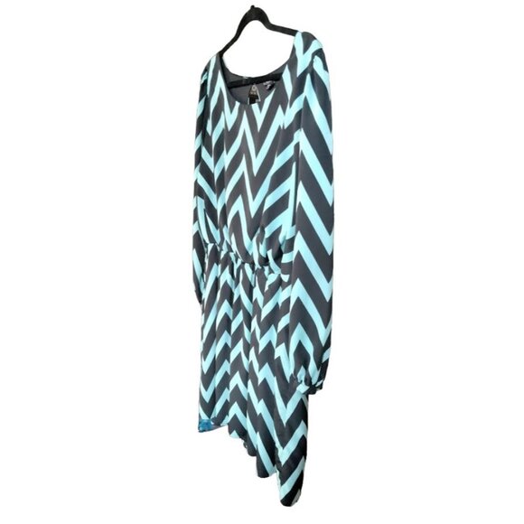 My Michelle Chevron Print Keyhole Back Elastic Waist Dress Size 3X - Picture 3 of 7